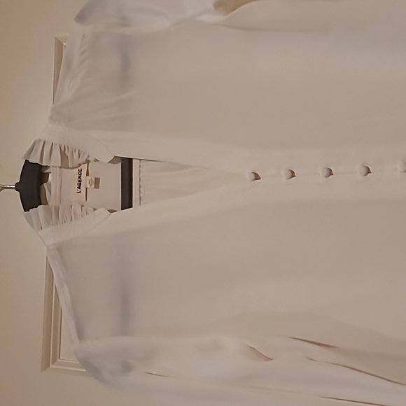 L'agence silk top in cream. Gorgeous! - Picture 2 of 3